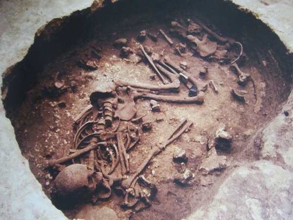 tomba neolitica di carpignano