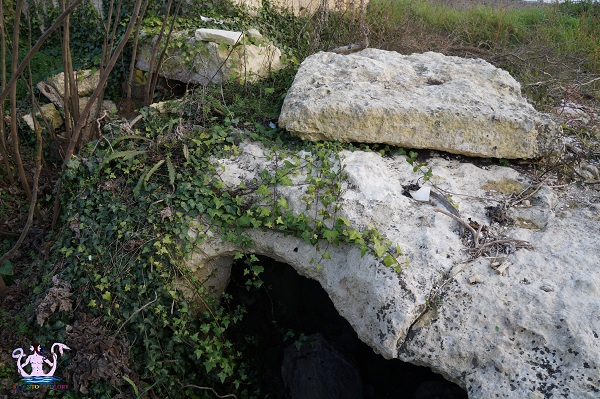 grotta sepolcro di muro leccese 2
